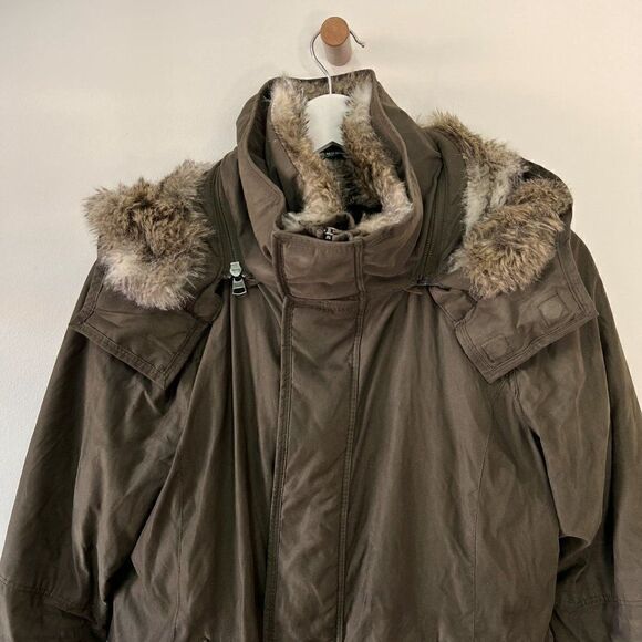 Aritzia TNA Chamonix Army Green Faux Fur Lined Parka - Picture 4 of 11